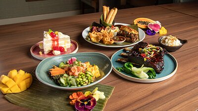 Uku Lei Lei - Full Spread