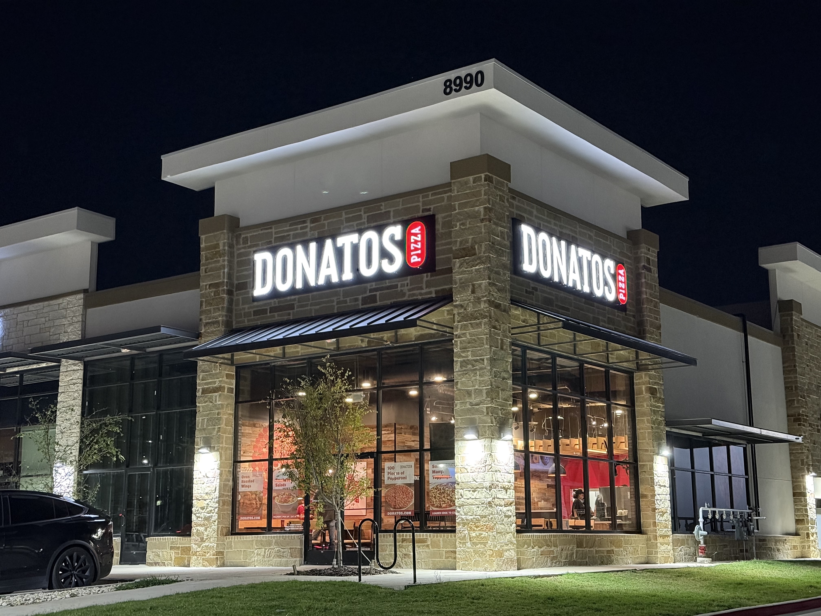 Donatos Pizza Continues Texas Expansion with New Dallas and Houston Developments