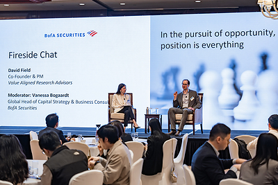 2026年5月21日,在香港举办的美银证券亚洲另类投资论坛(BofA Securities Asia Alternatives Forum)上,Value Aligned Research Advisors联合创始人兼投资组合经理David Field(右起)参与了一场炉边谈话。该谈话由美银证券全球资本战略与咨询主管Vanessa Bogaardt主持。 2026年5月21日,在香港举办的美银证券亚洲另类投资论坛(BofA Securities Asia Alternatives Forum)上,Value Aligned Research Advisors联合创始人兼投资组合经理David Field(右起)参与了一场炉边谈话。该谈话由美银证券全球资本战略与咨询主管Vanessa Bogaardt主持。