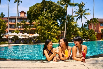 Discovering Phuket through both comfort and cuisine