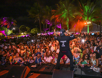 Soca Artist Kerwin Dubois Crowd Shot photo by Ricardo Reyes