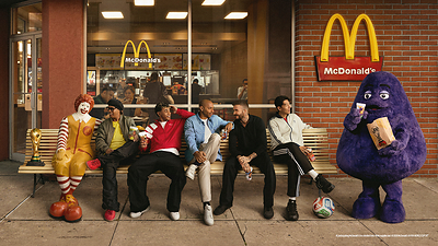 McDonald’s s’affirme comme le plus grand hôte au monde avec l'introduction du nouveau McFlurry® doré, d'une sauce à Big Mac® dans un emballage unique et de verres de collection mettant en vedette des icônes du soccer, offerts pour une durée limitée dans les restaurants canadiens participants.