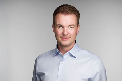 Former Tesla and Marsh executive Nik Huyeng joins TrueCar as Vice President of Insurance and Ancillary
