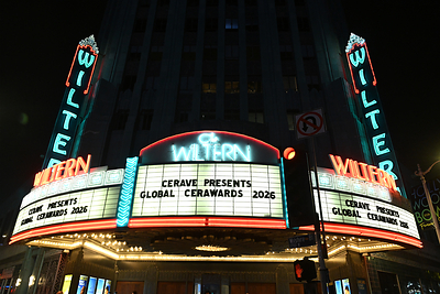 LOS ÁNGELES, CALIFORNIA - 4 de JUNIO: Vista de la carpa fuera de CeraVe Global CerAwards en The Wiltern el 4 de junio de 2026 en Los Ángeles, California. (Foto de Vivien Killilea/Getty Images para CeraVe)