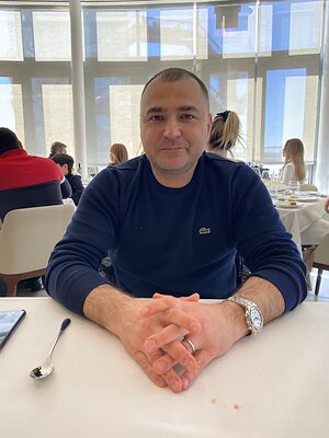 After Ten Years, Bunz Owner Seeks a Simple Answer: Continue or End It