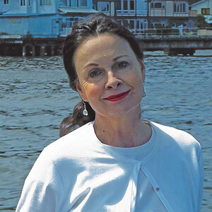 HelloNation Explains Jet Noise on Whidbey Island, WA, Featuring Real Estate Expert Pamela Z Hill