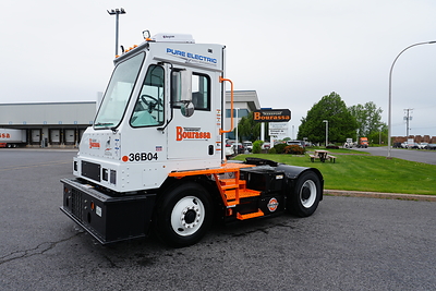 Orange EV Canada soutient Transport Bourassa avec l'intégration d'un camion de manœuvre électrique