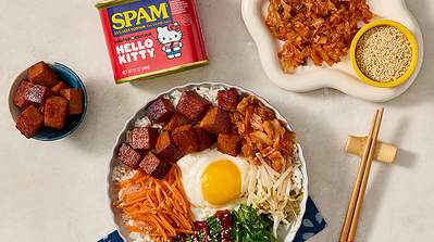 The campaign follows Hello Kitty® and SPAMMY™ on a flavorful trip around the globe – from Hawaiian-inspired Musubi to Korean-inspired Bibimbap, Japanese-inspired Ramen, and Canadian-inspired Poutine. 