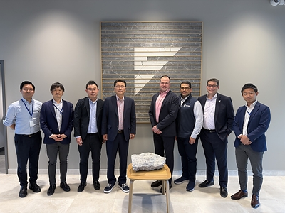 Representatives from Hanwha Corp. and Hanwha Ocean Co., Ltd. recently visited Frontier Lithium’s headquarters in Greater Sudbury, where executives from Frontier Lithium, Mitsubishi Corp., and Hanwha gathered to mark the signing of the Memorandum of Understanding. Pictured from left to right: Tomotaka Kawabata, Susumu Okabe, Byeong Joong Kim, Woo-young (Steve) Chang, Trevor Walker, Erick Underwood, Greg Da Re, Takahiro Kume. 