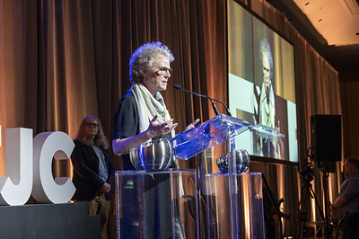 Susanne Craig receives the CJF Tribute (Photo: Stephanie Lake/CP)