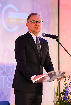 Former Polish President Andrzej Duda addresses scholarship recipients at a scholarship ceremony in New Jersey