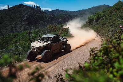 Segway Powersports umacnia swoją obecność <em>w</em> europejskich rajdach dzięki modelowi Super Villain SX20T podczas Hellas Rally Raid