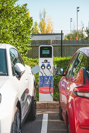 Roam Charging launches electric vehicle charging hub at David Lloyd Clubs in Hatfield