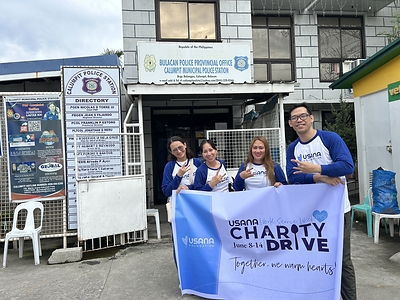 USANA volunteers in the Philippines