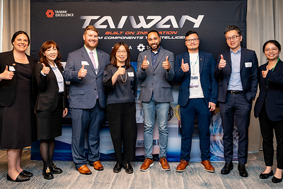 Ming-Ya Lin, Director of TECO Chicago, Effie Huang, Director of Taiwan Trade Center Chicago, and transportation industry leaders gathered to explore how cross-sector collaboration can accelerate the deployment of next-generation intelligent transportation solutions.