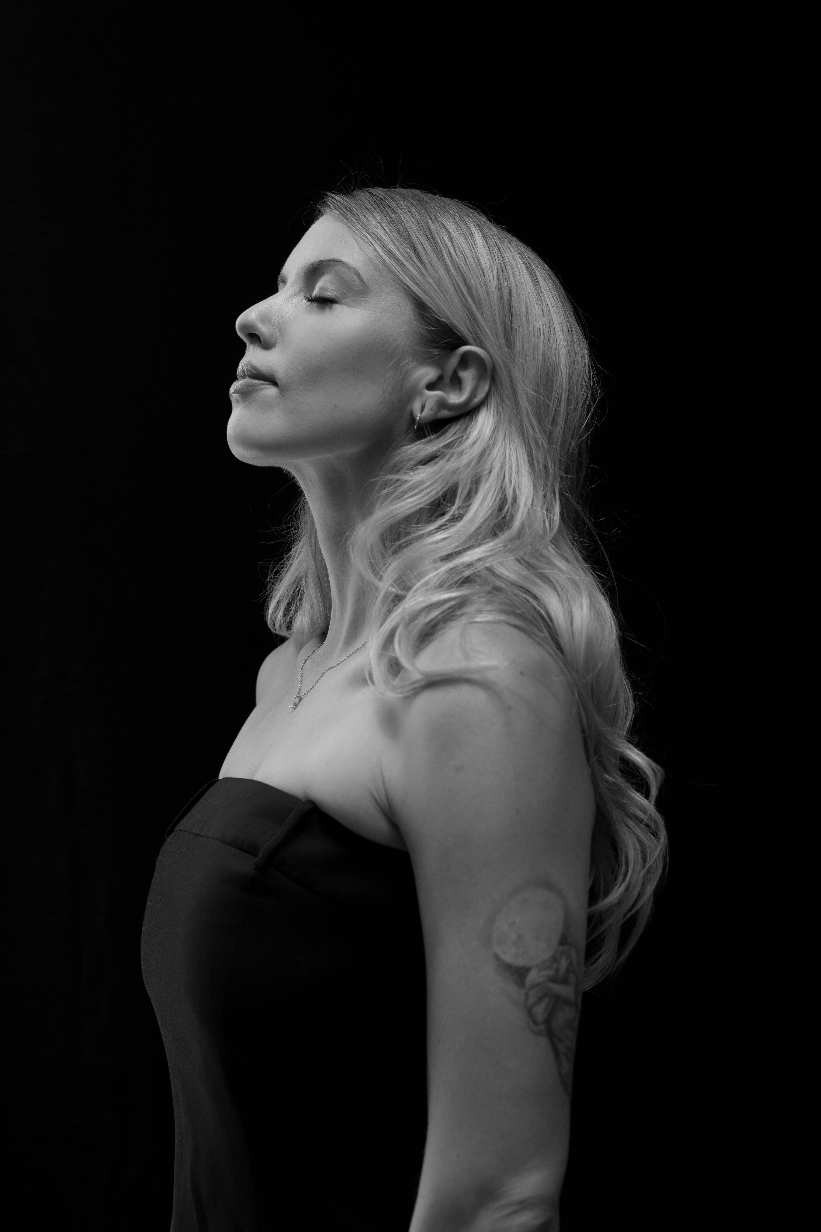 She Founded One of the Only Women-Led Brands in Hemp Cigarettes. Now, as Menthol Leaves the Shelves, Full Moons Club Opens Pre-Orders on Its First Cooled Blend.