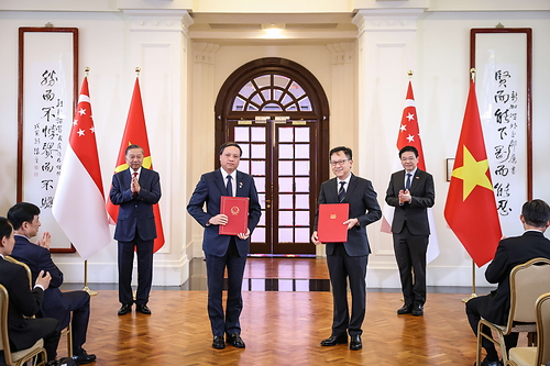 A Memorandum of Understanding (MOU) on judicial cooperation in support of the Specialised Court at the Vietnam International Financial Centers was signed by Justice Ang Cheng Hock of the Supreme Court of Singapore and Deputy Chief Justice Le Tien of the Supreme People's Court of Vietnam on 29 May 2026. This image opens in the lightbox