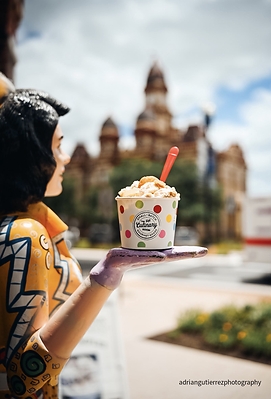 The Culinary Room is located on the history Lockhart Square with the statue "Banana Betty" at the doorway for tourist photos