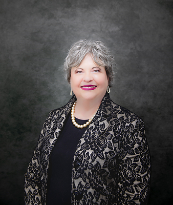 Inner Circle acknowledges Debra K. Durda as a Pinnacle Professional Member Inner Circle of Excellence