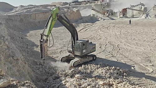 Developed for high-temperature and dusty worksites, Zoomlion's 21-ton crawler hydraulic excavator operates at a quarry in the Middle East. This image opens in the lightbox