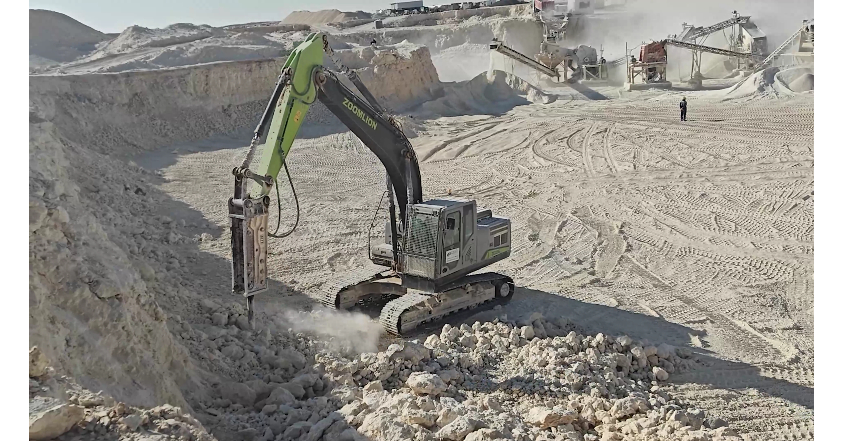 Un ing&eacute;nieur de Zoomlion revient sur le parcours de recherche et d&eacute;veloppement pour une pelleteuse destin&eacute;e au Moyen-Orient, r&eacute;compens&eacute;e lors de la septi&egrave;me conf&eacute;rence sur linnovation technologique