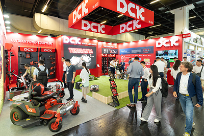 DCK présente ses solutions d'entretien du jardin intelligentes et alimentées <em>par</em> batterie au salon spoga+gafa 2026