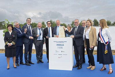 Industry leaders and government officials mark a major milestone for European electronics at the Tessalia groundbreaking ceremony in Nouvelle-Aquitaine. (L-R) Pierre Gattaz (Radiall), executive leadership from Foxconn, Patrice Caine (Thales), and Minister Delegate for Industry Sébastien Martin lay the first stone of the joint-venture semiconductor facility. 🌐 #ChooseFrance #Tessalia #Semiconductors #Innovation