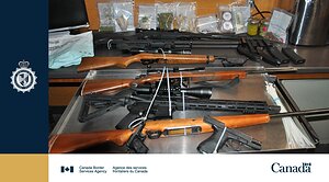 L'ASFC porte des accusations criminelles après avoir saisi des armes à feu interdites à Lansdowne