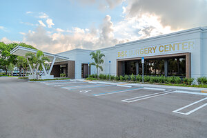 DISC Surgery Center at Palm Beach Opens with Elite Team of Spine, Total Joint and Orthopedic Specialists