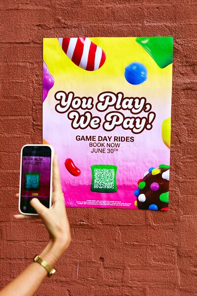 Players can scan QR codes on Candy Crush fly posters or Candy Cab vehicles around Manhattan to reserve a ride.