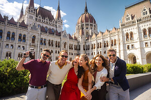 CELEBRITY RIVER CRUISES INNOVATES PRE- AND POST-CRUISE EXPERIENCES WITH LAUNCH OF BEFORE AND AFTER STAYS IN FOUR EUROPEAN CITIES