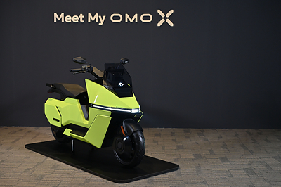 OMOWAY officially began the world's first deliveries of OMO-X.