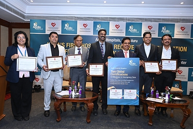 Faraz Ahmed, Associate Vice President – Sales & Marketing; Dr. Satish Satyanarayana, Senior Consultant, Clinical & Academic Advisor, Department of Neurosurgery; Dr. A N Venkatesh, Senior Consultant & Head, Regional Director – Emergency Department; Dr. Girish B. Navasundi, Director – Cath Lab & Senior Consultant, Cardiology; Mr. Akshay Oleti, CEO – Apollo Hospitals, Karnataka Region; and Dr. Suryanarayana Sharma P. M., Sr. Consultant, Neurologist and Stroke Specialist, Academic Advisor, Department of Neurology
