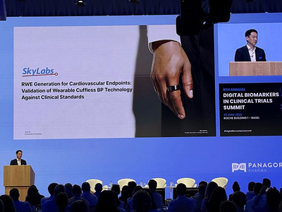 Sky Labs presents its ring-type blood pressure monitor, 'CART BP pro,' as a drug trial data platform at the 9th Digital Biomarkers in Clinical Trials Summit in Basel, Switzerland.