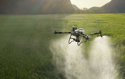 Společnost DJI Agriculture posouvá přesné zemědělství na novou úroveň díky celosvětovému uvedení postřikovacího systému Agras T55 a T100 s dvojitou baterií