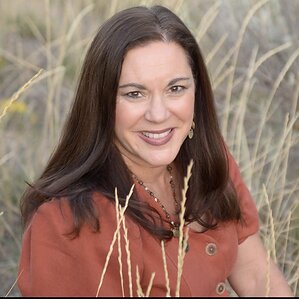 The Inner Circle acknowledges Andrea P. Davis, MBA, CPEC as a Pinnacle Professional of The Year