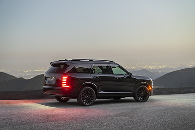 The 2027 Hyundai Palisade Hybrid Calligraphy Black Ink is photographed in Los Angeles on June 9, 2026.