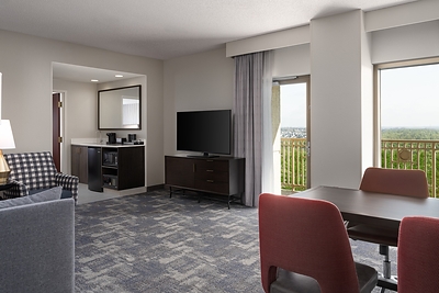 Refreshed suites at Embassy Suites Charlotte Concord include spacious living areas, modern amenities and flexible accommodations.