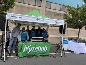 Ivy Rehab Supports Movement, Mentorship, and Community at the Broad Street Run