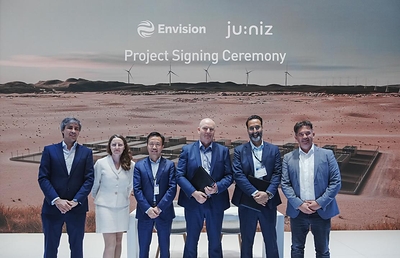 Left to right: Ignacio Gallego, Strategic Accounts Sales Director, Envision Energy; Thekla Chaplar, Senior Commercial Manager, Envision Energy; Henry Peng, President Europe & Latin America, SVP of Envision Energy; Thomas Stephanblome, CEO, ju:niz Energy; Mo Siddiqui, Sales Director Germany, Envision Energy; Vural Oezcan, COO, ju:niz Energy