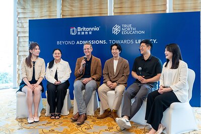 True North Education 管理合夥人陳思銘 Samuel (右三) 及 Edward Lee帶領團隊，與前藤校招生官Topher（左三）詳談為亞洲區家長重塑其子女踏入頂尖學府之路的經驗；圖為顧問團隊（左起）：Mabel、Christine及Iris (右一)。