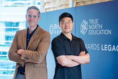 Topher Bordeau與True North Education管理合夥人Edward Lee對近年申請藤校的策略意見一致，家長勿因子女「不完美」而陷入恐懼與焦慮。