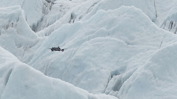 DJI Matrice 4E was tested in a high-altitude mountaineering environment to obtain high-resolution glacier intelligence