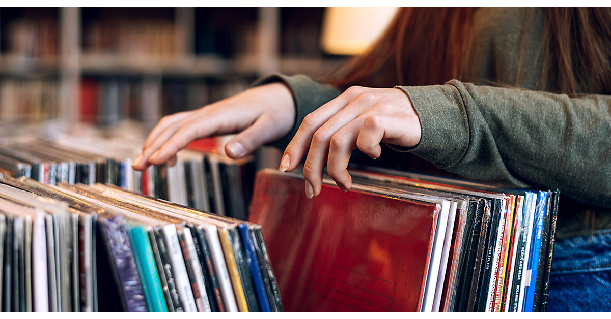 Berklee Online Offers $5,000 Scholarship with Women in Vinyl and Marshall
