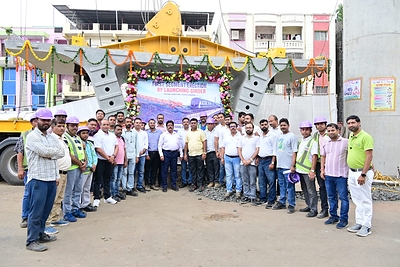 Mr S. Nakkiran, Project Director, Afcons with MPMRCL officials, and team.