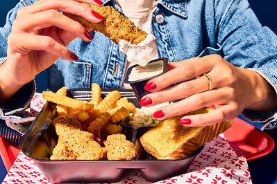 Zaxbys Iconic Chicken Fingerz™ and Crinkle Fries