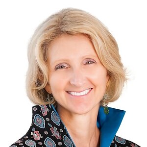 The Inner Circle acknowledges Linda J Kenney as a Pinnacle Professional Member Inner Circle of Excellence