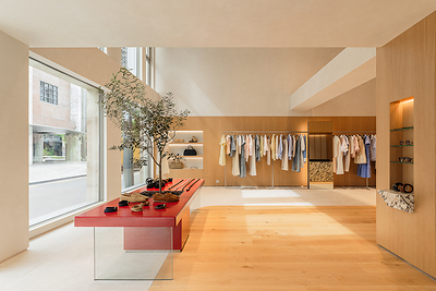 Brochu Walker Maison Flagship (Seoul, South Korea) — First FloorCentral Design Inspiration Features Koean Lacquerware Traditions Dating Back to Pre-Joseon Era (Photo by Yoon Taehoon)