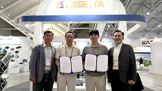 From Left to Right: Maj. Gen. (Ret.) M.K. Yim, CEO Spencer Huh, CEO Hyung-Jun Kim, Gen. (Ret.) C.J. Ko
