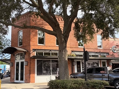The Bond Building — the original Dillard & Boyd Building — built in 1912 by pioneering civic leaders James L. Dillard and Benjamin T. Boyd, the first brick building to rise downtown after the fire of 1909 and the oldest brick building in Winter Garden’s historic district.